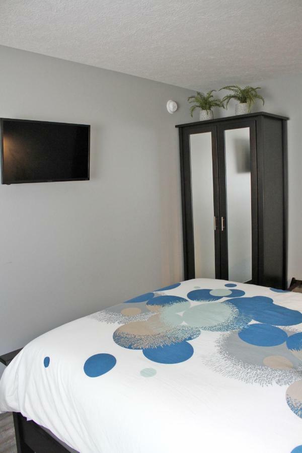 The Serenity Suite - Main Street Lodge In ברלין מראה חיצוני תמונה